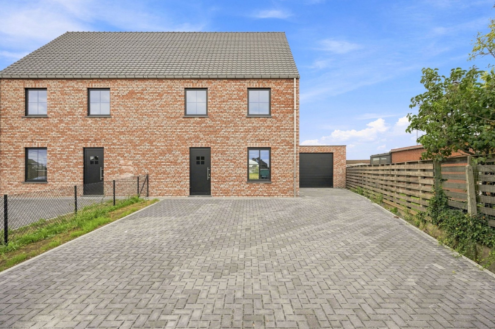 Ruime casco halfopen nieuwbouw met ruime garage in Merkem! - foto 1