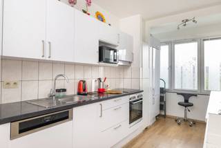 MOLENBEEK-SAINT-JEAN, Boulevard Louis Mettewie, op de 2e verdieping van het gebouw, prachtig appartement met 2 slaapkamers, zeer licht en...