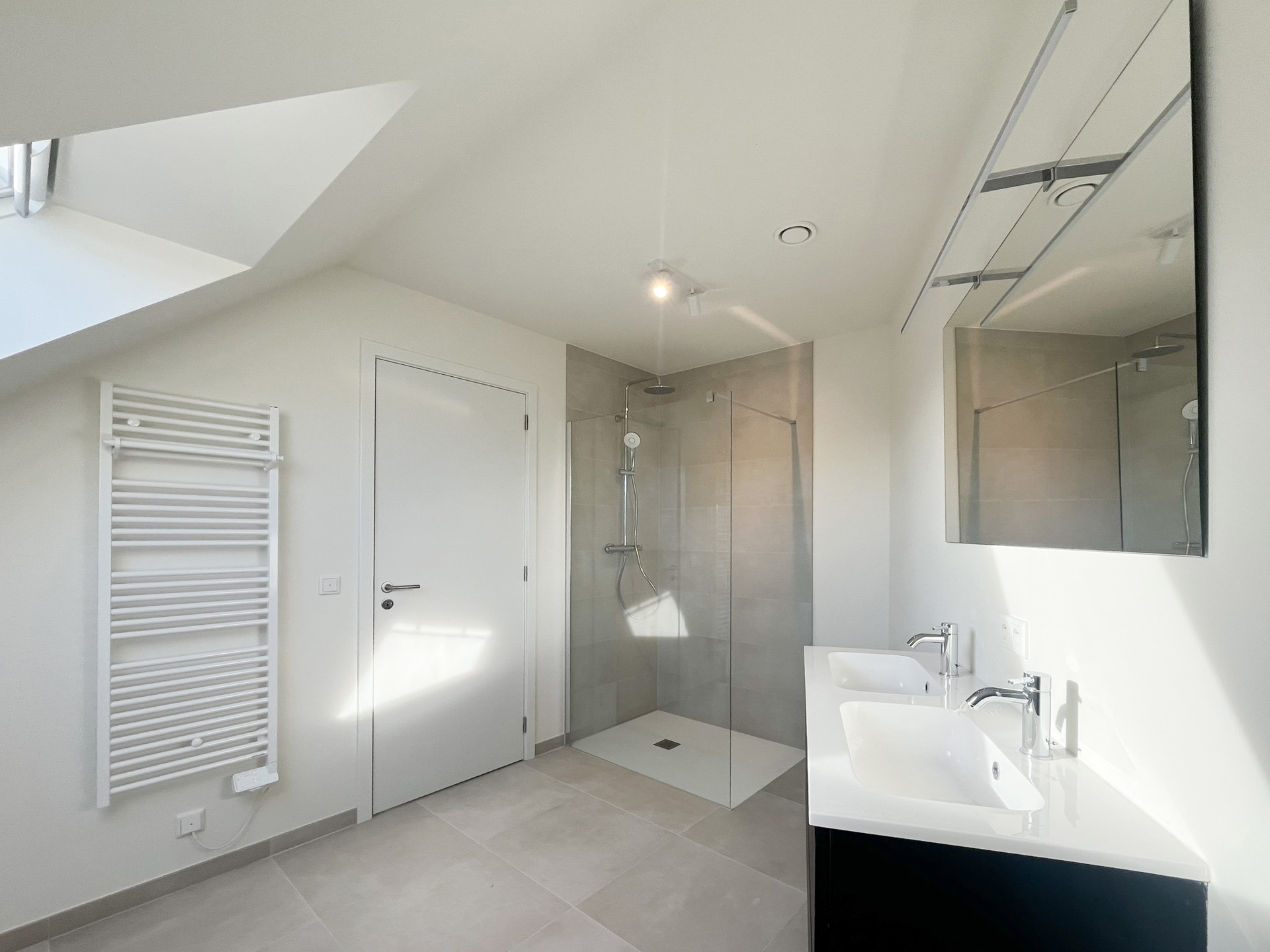 Nieuwbouwappartement met 1 slaapkamer en staanplaats - foto 3