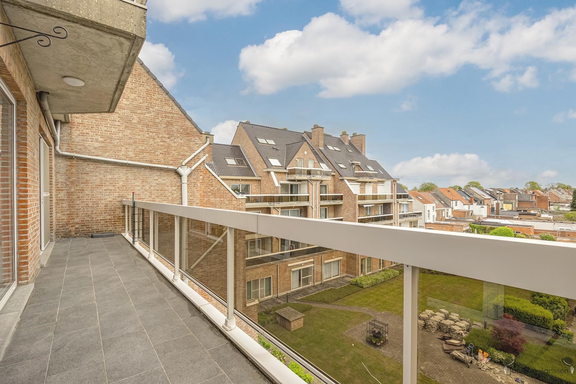 Centraal gelegen appartement met 3 slpks en 2 badkamers - foto 3