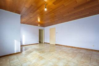 Op zoek naar een interessante eerste aankoop of een rendabele investering? Dit gelijkvloers appartement in Ingelmunster biedt heel wat potentieel!Bij...