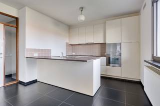 Dit aangename gelijkvloersappartement, gebouwd in 2012, bevindt zich in een verzorgde residentie en biedt een comfortabele en praktische...