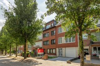 Studio-appartement met zolder in een kleinschalig gebouw te Schoten. Op wandelafstand van scholen, winkels, openbaar vervoer en het Cogels Park...