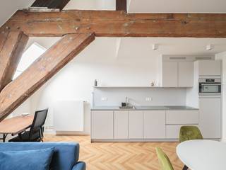 Instaplaar duplex-appartement met 1 slaapkamer en terras op een zeer gegeerde locatie – Sint-Pietersplein.Voor meer informatie: mail...