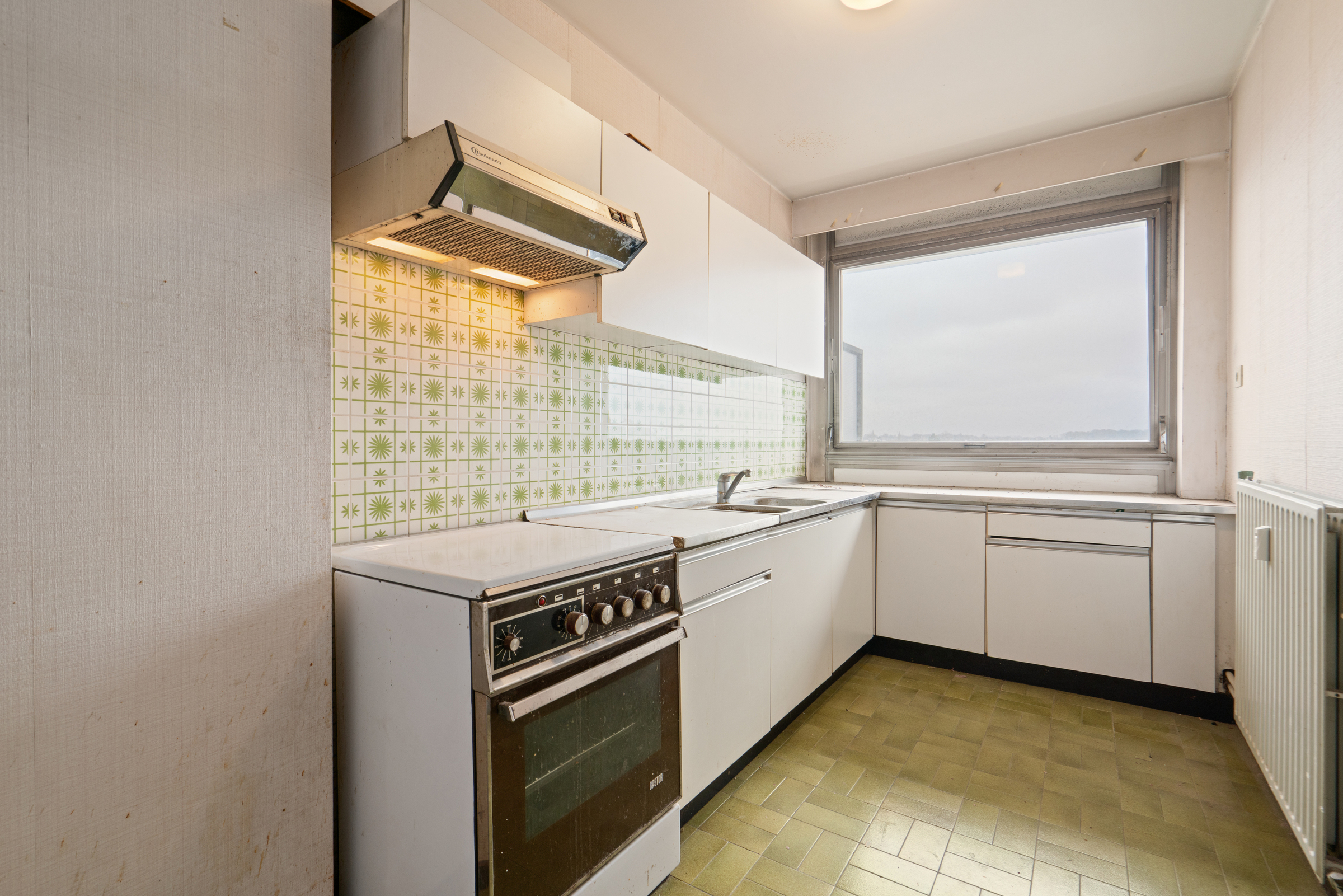 Totaal te renoveren appartement op gunstige locatie! - foto 5