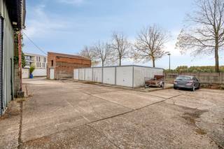 In Rupelmonde, op een toplocatie vlak bij de Schelde, bevindt zich deze ruime projectgrond van ca. 1.700 m².Met een perceelbreedte aan straatkant van...