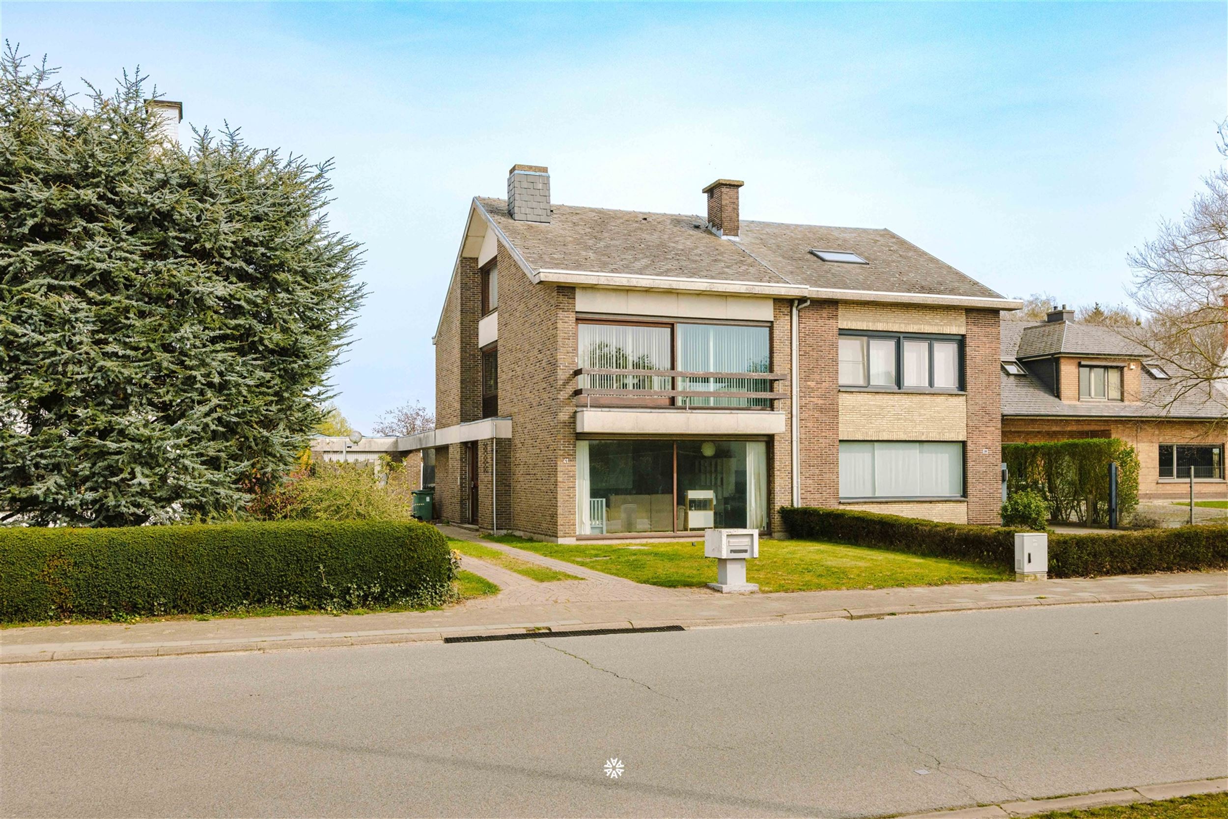 House for sale in Sint-Niklaas with 3 bedrooms - photo 2