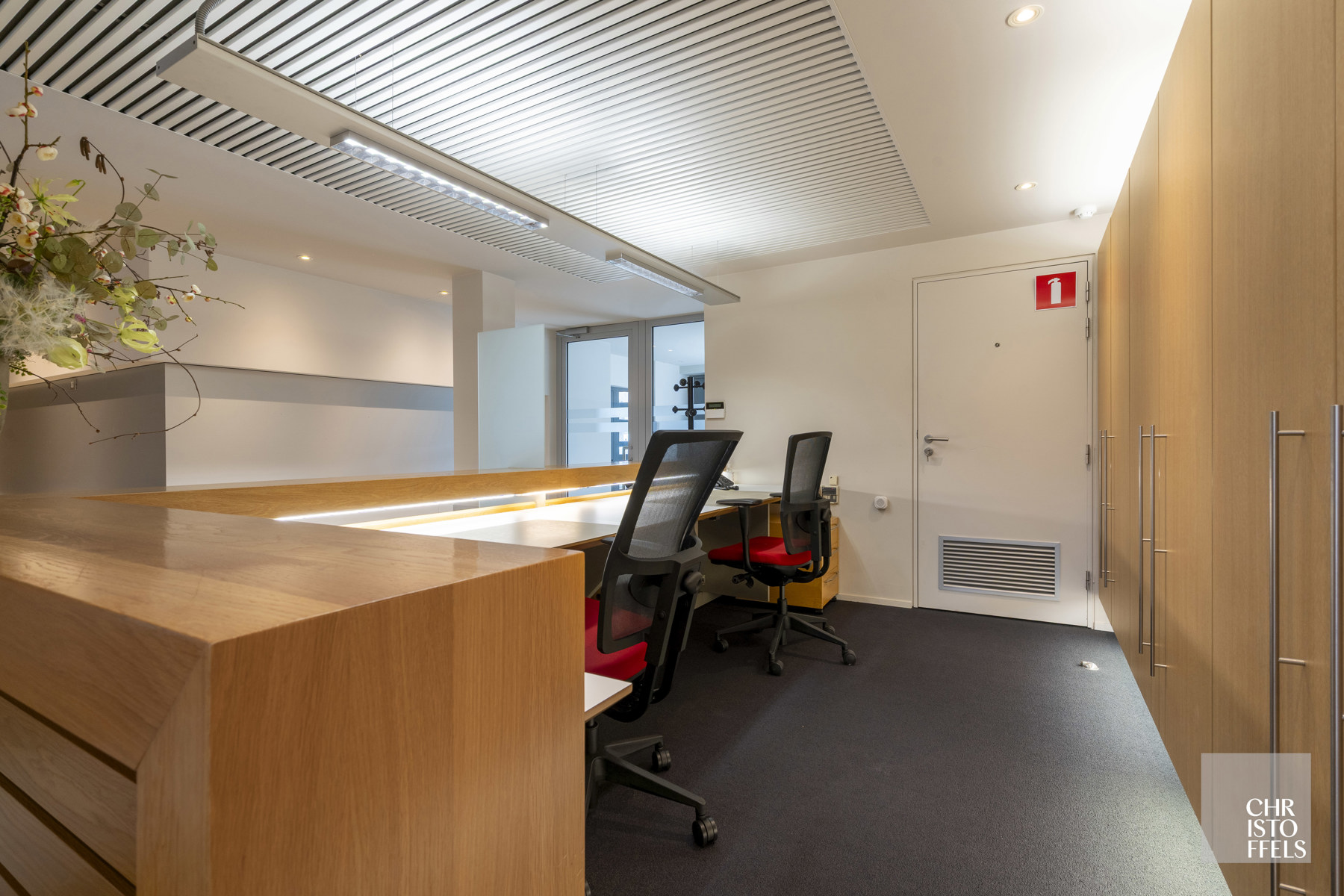 TE HUUR - Kantoorruimte (209m²) op toplocatie in Lanaken! - foto 5