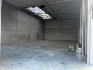 Nieuwe KMO's Heidelo-Park - Units vanaf 325m² tot 1.400m² zowel te huur als te koop<br /><br /><span>Te Huur beschikbaar</span> :<br /><br />vanaf einde Q1 2025<br /><br /><strong>Unit 1 - 325m²</strong> <br />Unit 2 - 300m² <br />Unit 3 - 544m² ( grenst aan het oudere bestaande gebouw van 866m² magazijn + kantoor)<br />Unit 4 - 300m² <br />Unit 5 - 325m² <br />Unit 6 - 375m² <br />Unit 7 - 1.400m²