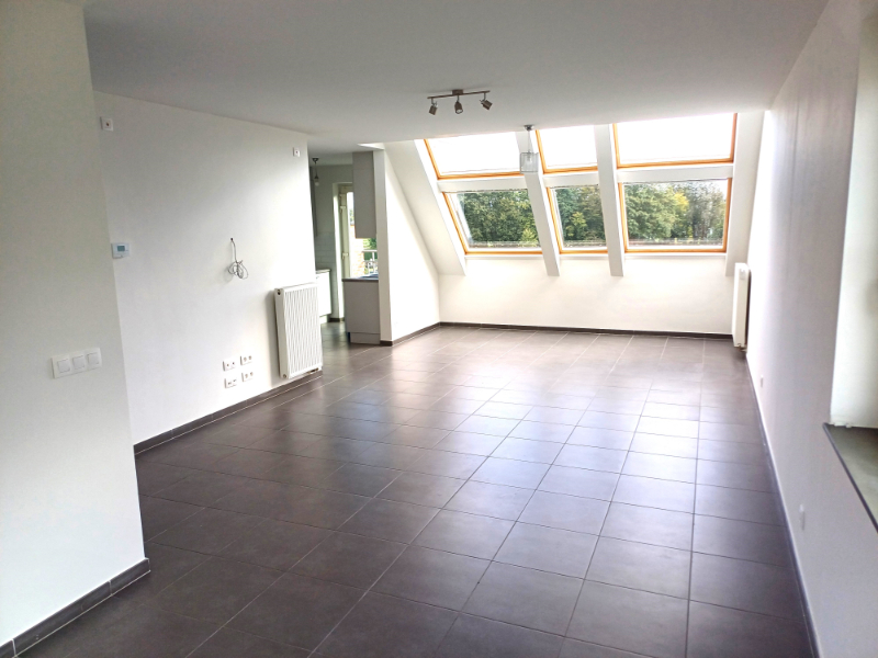Instapklaar duplex-appartement met 2 slaapkamers in het centrum van Oostrozebeke - foto 4