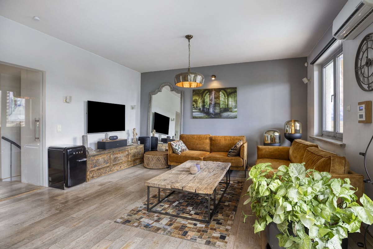 Bâtiment unique avec installations de vie et de bien-être à Bruges - photo 5