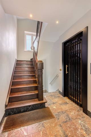 Lichtrijke, instapklare studio te huur in statig gebouw (regio Den Brandt – Wilrijk) Recent gerenoveerde studio gelegen in een verzorgd en statig...