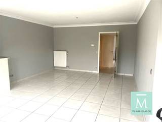 Mooi gelegen, instapklaar appartement met 2 slaapkamers en klein terrasje achteraan!Dit instapklaar appartement op de eerste verdieping is gelegen in...