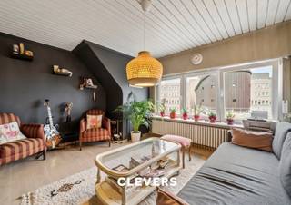Gelegen aan de rand van het stadscentrum van Blankenberge, verwelkomt dit ruim appartement u op de derde verdieping van een charmante,...