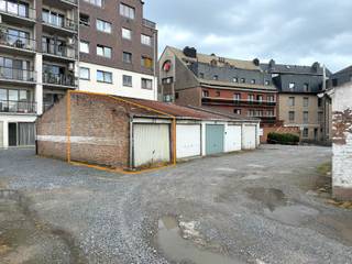 Garagebox gelegen op de ring van Aalst die toegankelijk is via zowel de posthoornstraat als de Gentsesteenweg. Deze is makkelijk verhuurbaar door...
