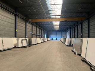 Multifunctioneel bedrijfsgebouw gelegen op het industrieterrein van Oudsbergen (Opglabbeek). Goede verbinding met de E314. Het gebouw bestaat...