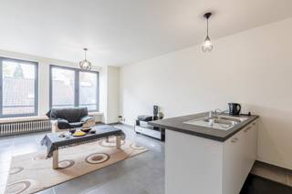 Dit 1-slaapkamerappartement bevindt zich op de derde verdieping van een appartementsgebouw met lift, gelegen in een zijstraat van de...