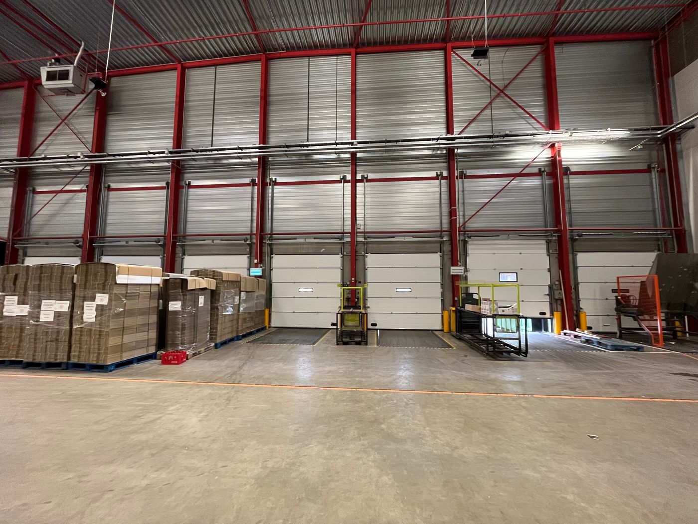 Logistics warehouse of 8,800 m² - 50,000 m² with office NEXT TO the A12 - photo 4