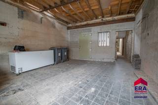 Handelshuis met een perceeloppervlakte van 3are 50ca en bewoonbare oppervlakte van 266m². Voor dit handelshuis is een goedgekeurde...