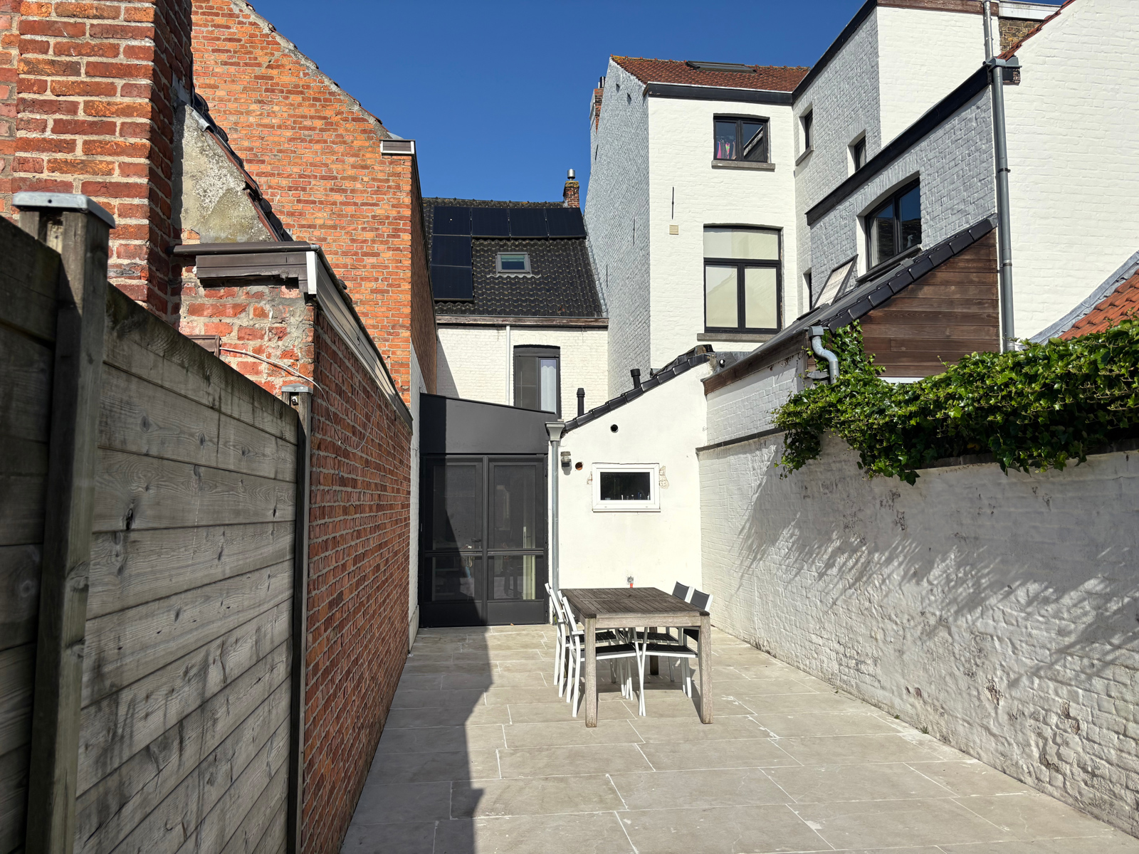 Charmante woning met 3 slaapkamers en zonnepanelen - foto 3
