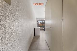 Met veel plezier stellen wij u deze gezellige studio voor, gelegen op de Prosper Poulletlaan 5 in een verzorgde residentie. Dankzij de nabijheid...