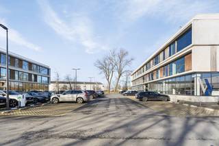 Bureau d'environ 390 m² à louer dans le complexe Z-Offices à Zwevegem. Z Offices se compose de deux immeubles de bureaux individuels...