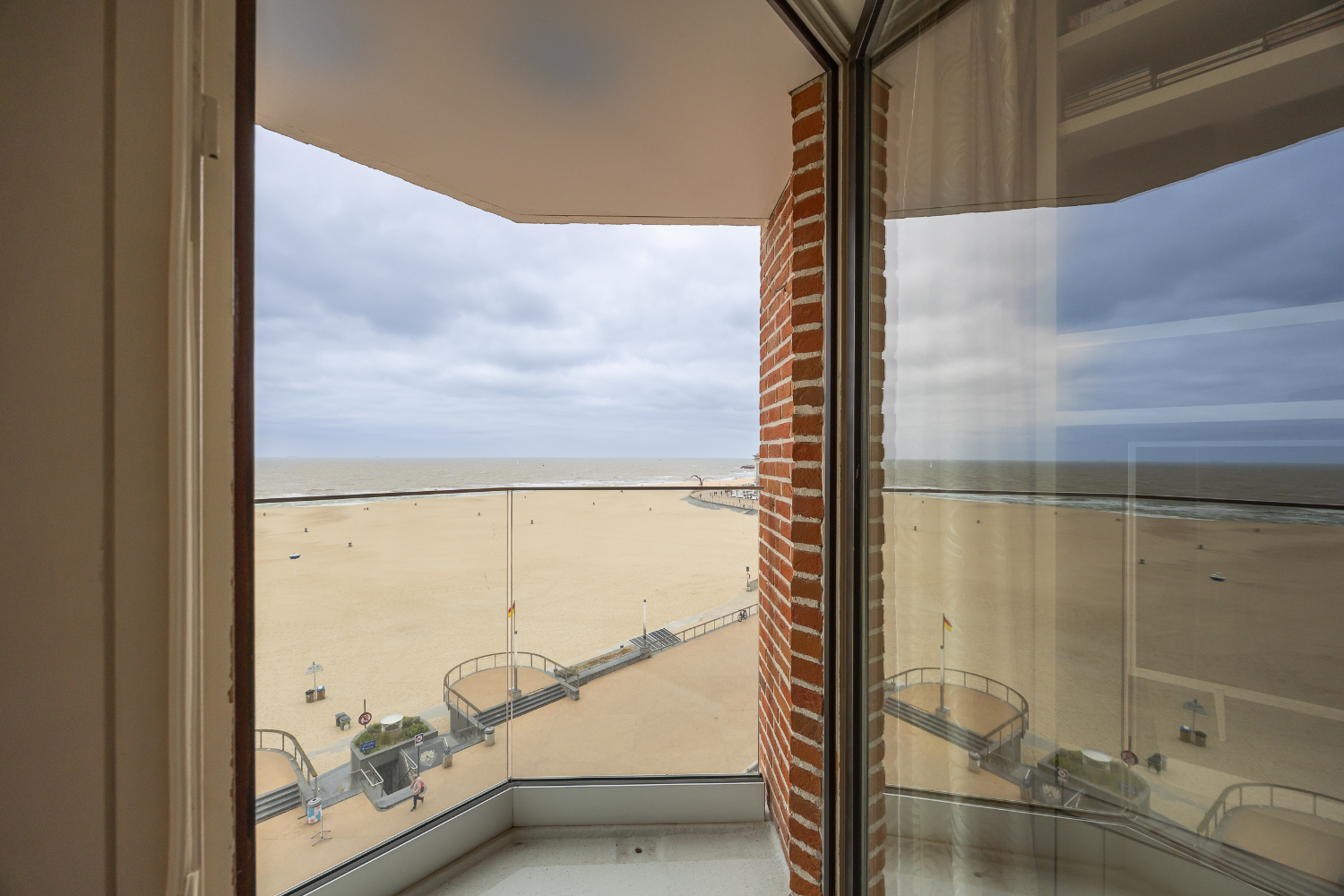 2 slaapkamer appartement op de zeedijk van Oostende - foto 3