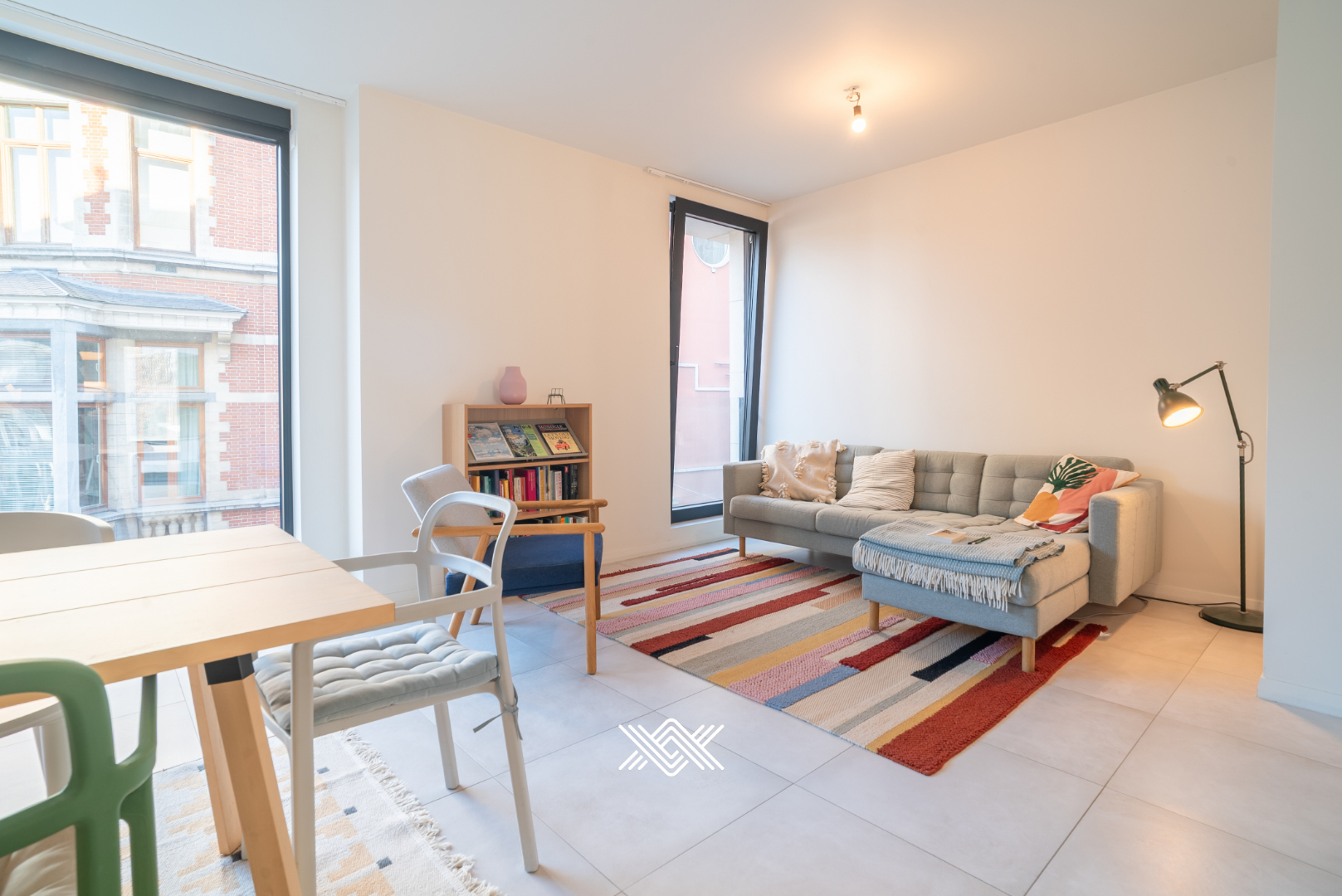 Ruim appartement met 2 slaapkamers en terras nabij Sint-Baafsplein - photo 2