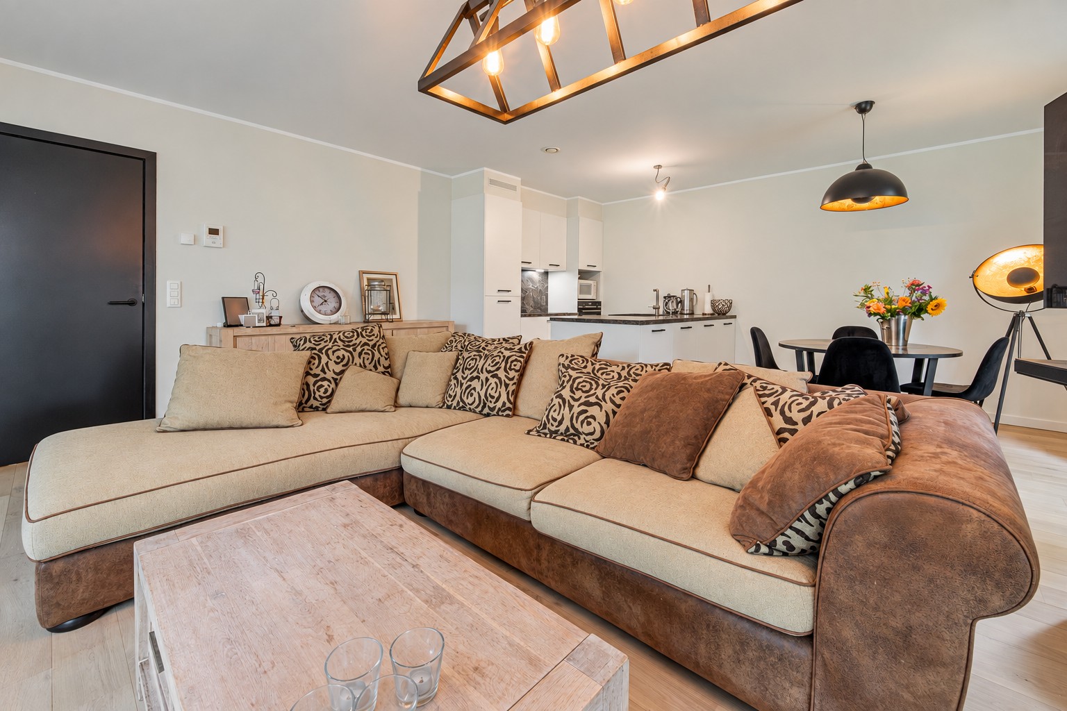 Recent en energiezuinig appartement (ca 75m2) met groot terras gelegen in een parkdomein - photo 4