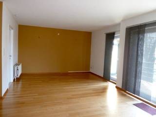 Genk, Jan Habexlaan 7 bus 22: Ruim en degelijk appartement appartement met 2 slaapkamers, ondergrondse autostaanplaats en zuidgericht terras.<br /><br />Het appartement is gelegen op de 2de verdieping, goed onderhouden en instapklaar.<br /><br />De bewoonbare oppervlakte bedraagt 120m² en het appartement is als volgt ingedeeld:
<ul>
	<li>Ruime inkomhal</li>
	<li>Gezellige woonkamer met parketvloer (oppervlakte: 42,90m²)</li>
	<li>Berging / wasplaats</li>
	<li>Ingerichte keuken met ingebouwde toestellen (kookplaat, dampkap, vaatwasmachine, combi-oven, koelkast en kleine diepvries)</li>
	<li>Badkamer met een ligbad, douche en een badkamermeubel</li>
	<li>Apart toilet</li>
	<li>Twee ruime slaapkamers (opp.: 14,70m² en 10,80m²)</li>
</ul>
<br />Bij het appartement hoort één ondergrondse autostaanplaats en een zuidgericht terras (opp: ± 10m²)<br /><br />Dit appartement is beschikbaar vanaf 01/12/2026 en plaatsbezoeken kunnen ingepland worden na afspraak via ons kantoor.<br /><br />Contacteer ons via info@jurimex.be of 089 30 87 00