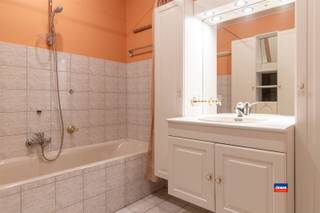 WILRIJK | OP TE FRISSEN GELIJKVLOERSAPPARTEMENT MET TWEE SLAAPKAMERS, TUIN EN GARAGEBOX | GELEGEN OP EEN TOPLOCATIE AAN HET STEYTELINCKPARK | EPC...