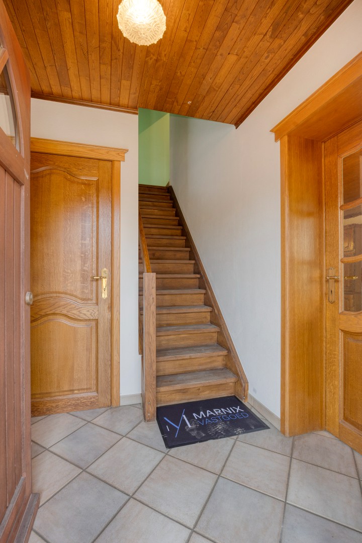 Ruime woning met ruime tuin en garage op een perceel van 802m² in Holsbeek – EPC 280 kWh/m² - bewoonbare opp. 243 m² - foto 2