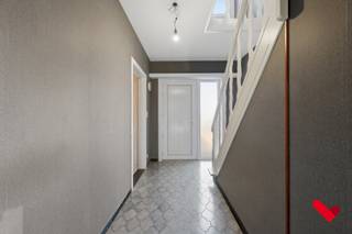 Welkom in Scherpenheuvel-Zichem! Deze charmante halfopen bebouwing is gelegen op een ruim perceel en bevindt zich op een strategische ligging...