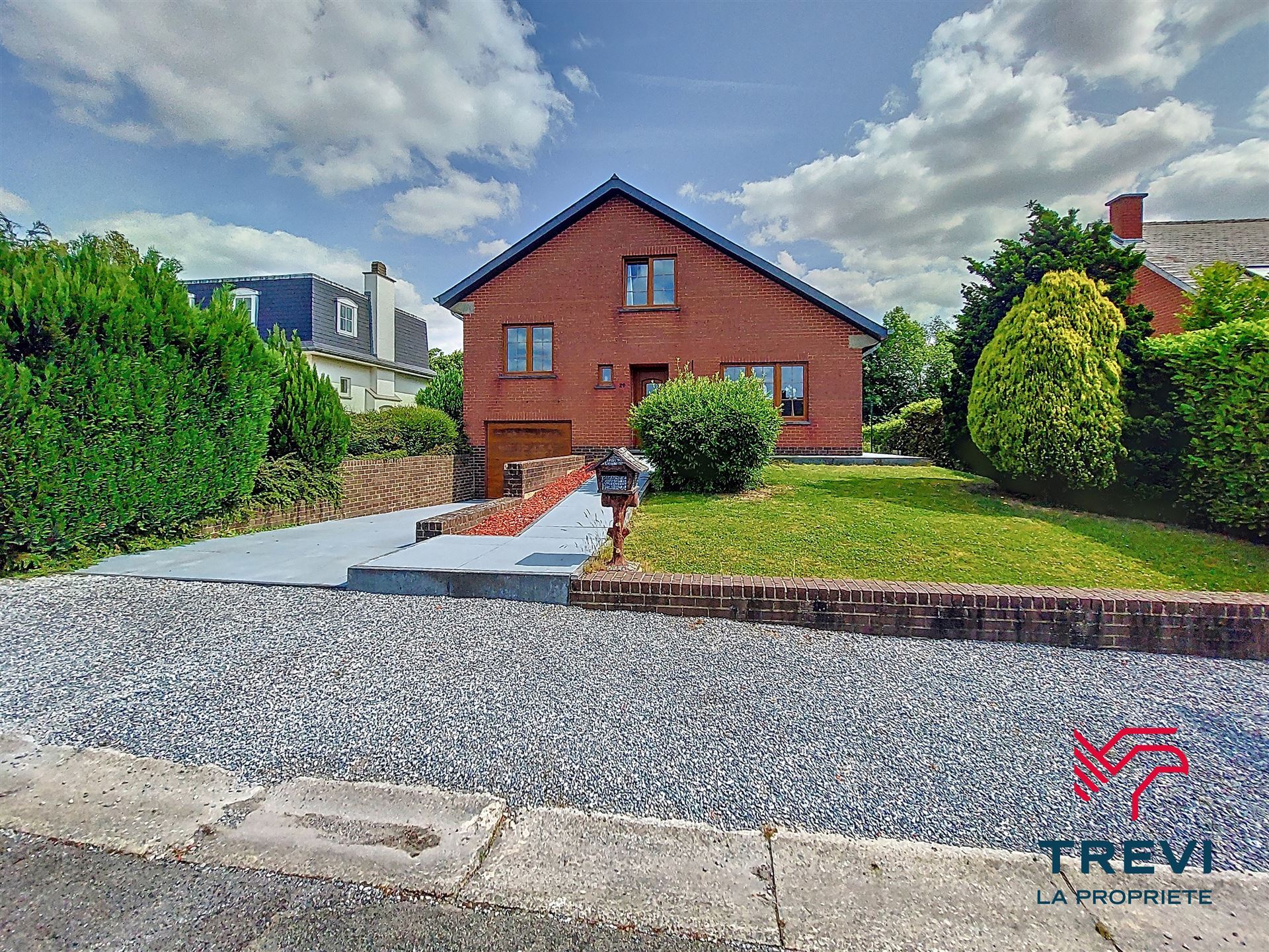 Huis te koop in Mont-Sur-Marchienne met 4 slaapkamers - foto 1