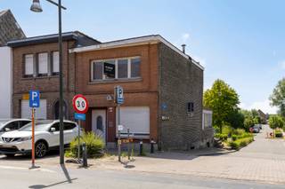 Deze woning biedt veel potentieel dankzij de degelijke ruimtes, een ruime tuin met zuidwestelijke oriëntatie en een kelder die aan de achterzijde...