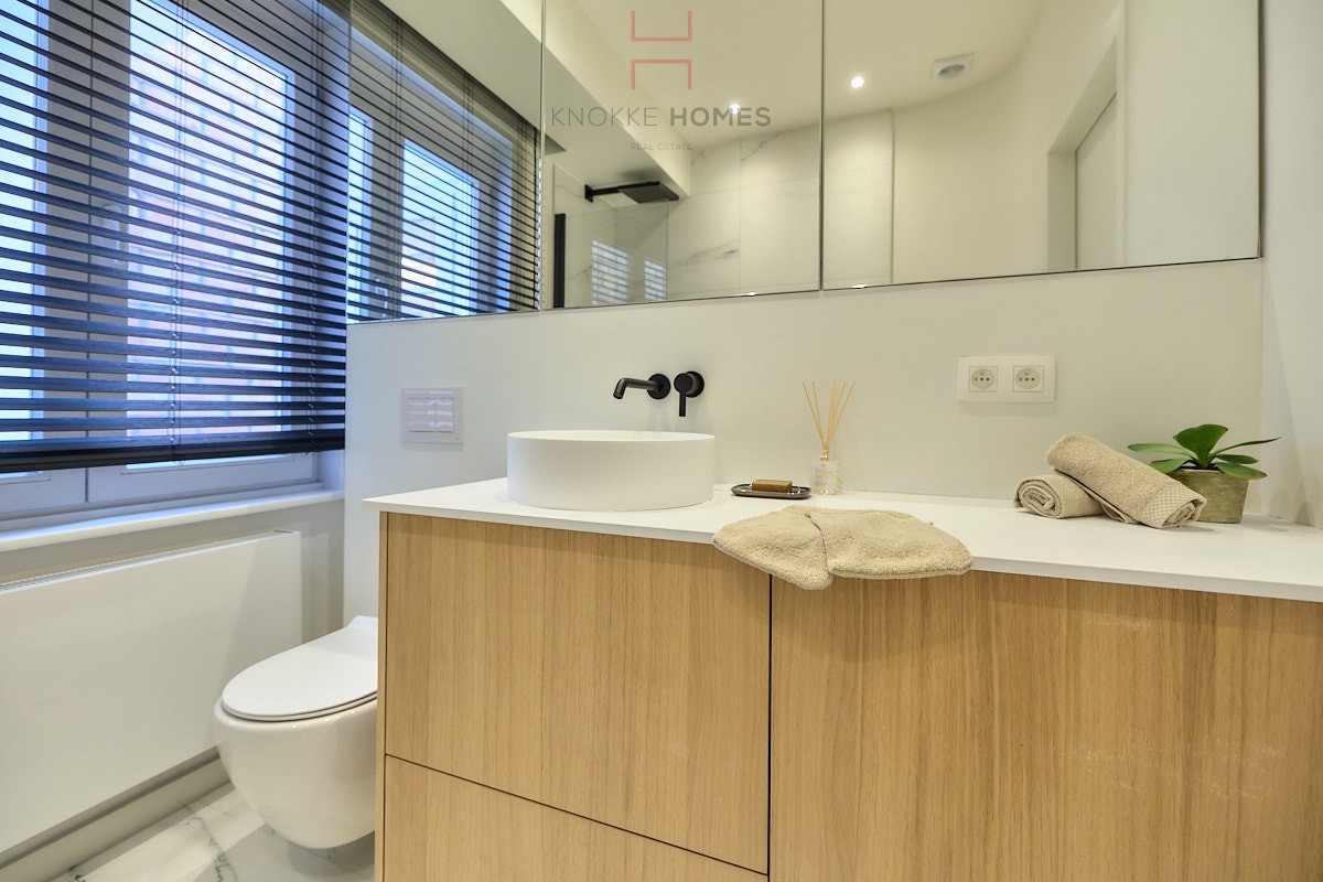 Compleet gerenoveerd 4 slaapkamer - appartement nabij de Kustlaan en het Van Bunnenplein. - foto 5