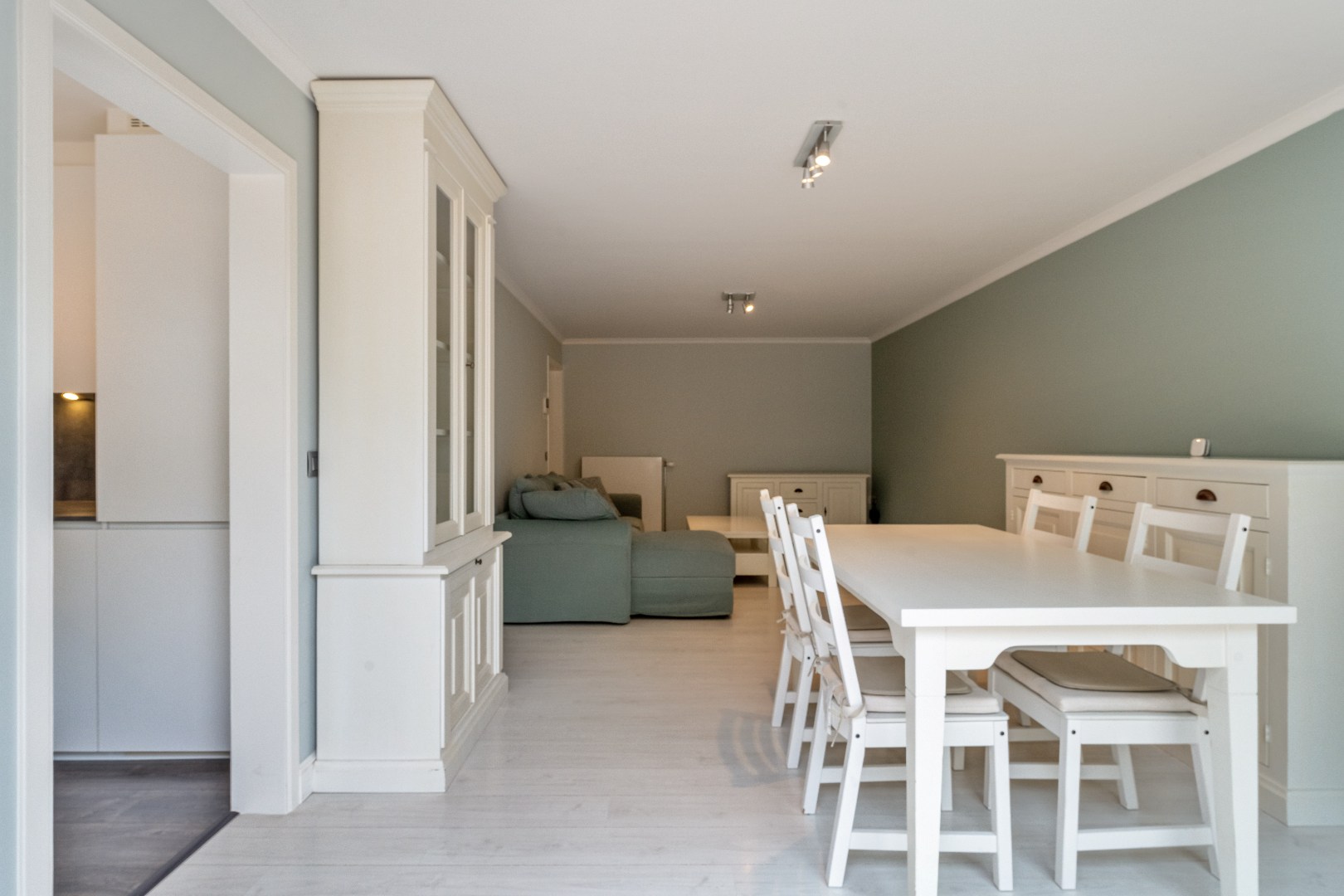 Gelijkvloers appartement, 78 m², 2 slpk, ruim terras, autostaanplaats - foto 4