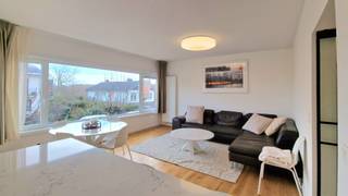 COMPLEET VERNIEUWD DRIE-SLAAPKAMERAPPARTEMENT GELEGEN IN EEN RUSTIGE STRAAT - VLAKBIJ DE DUINEN - OP 10 MINUTEN WANDELEN VAN HET STRAND EN...