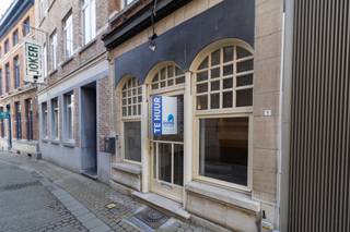 Située en plein centre de Louvain, cette charmante maison commerciale offre de multiples possibilités grâce à sa disposition intelligente...