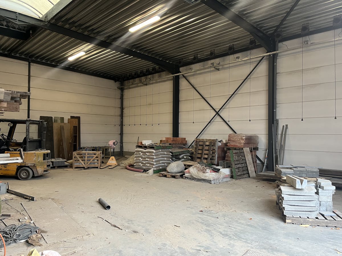 Loods van ca. 240m² op uitstekende locatie te Meulebeke. - foto 5