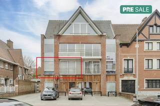 Are you looking for a ready-to-move-in apartment in a small-scale residence a stone's throw from the bustling center of Kortrijk? Then look...
