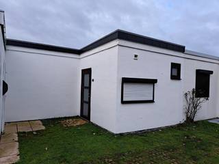 Gerenoveerde vakantiewoning op het vakantiedomein De Grote Zeemeeuwen vlakbij de duinen van Koksijde / Oostduinkerke.<br />Deze gemeubelde vakantiewoning biedt u een lichtrijke leefruimte met open keuken , 1 slaapkamer , een gerenoveerde badkamer met douche, een zonovergoten terras en een parkeerplaats voor de deur ! <br />Deze vakantiewoning werd door de verkopers reeds volledig geïsoleerd.