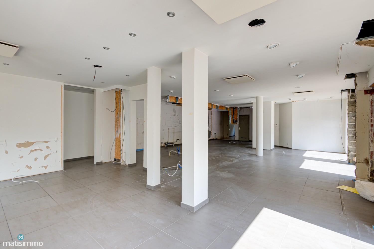 LICHTRIJK HANDELSPAND (174M2) MET VEEL VISIBILITEIT OP EEN TOPLOCATIE IN BEVERST - foto 4