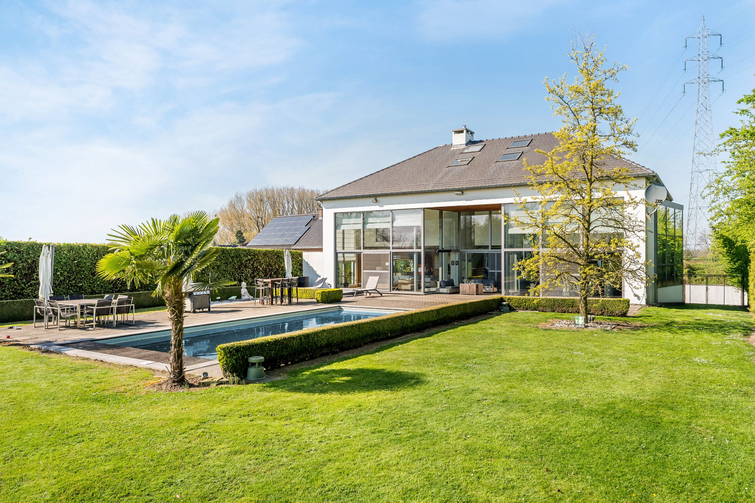 Luxueuze villa met zwembad op riant perceel van 1,5 hectare - foto 2