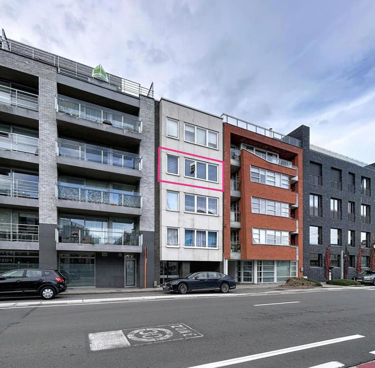 Apartment for sale in Roeselare with 3 bedrooms - photo 2