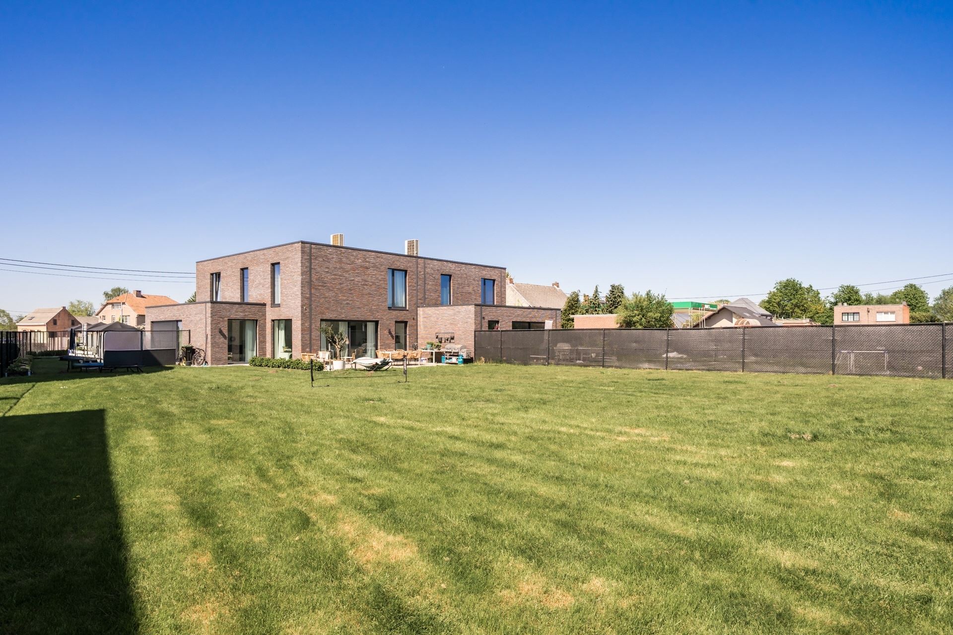 Halfopen woning met 3 slaapkamers en zonnige tuin in Onze-Lieve-Vrouw-Waver - foto 2