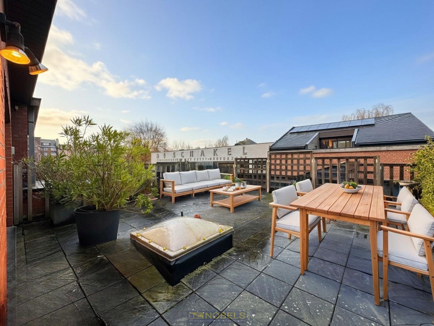 Te koop, veelzijdig handelspand met privatieve woonst op toplocatie nabij het station van Zottegem! - photo 4