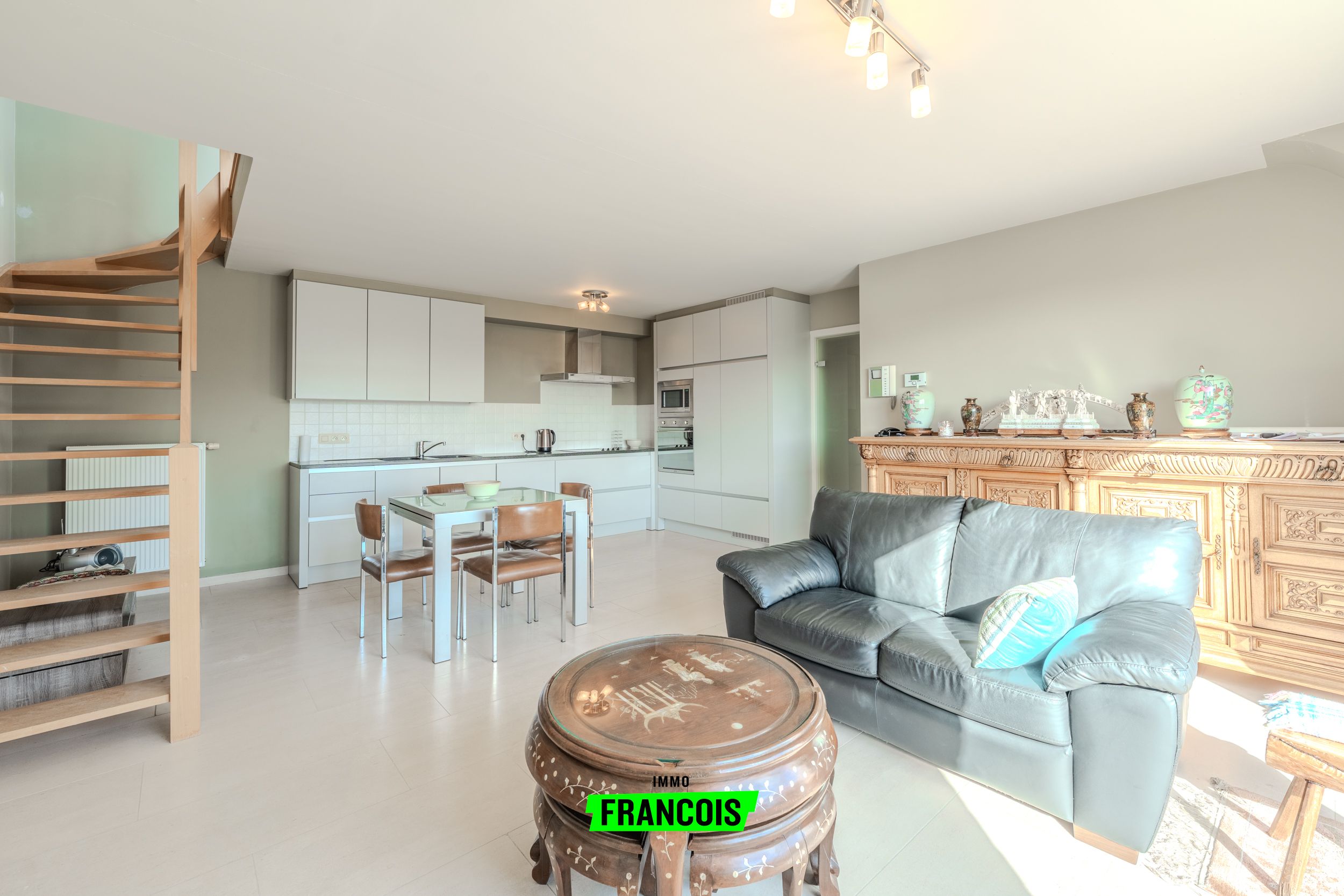 Ruim duplexappartement(EPC B!) met 3 slaapkamers, 2 badkamers en 2 zonnige terrassen in Westende: optie aankoop garage - foto 5