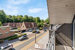 Algemeen bezoekmoment op zaterdag 12 Juli van 12u00 - 13u00 // Aanmelden verplichtBent u op zoek naar een instapklaar appartement in het hart van...