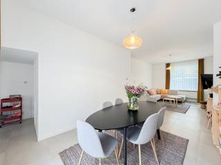 VOLLEDIG GERENOVEERDE GEZINSWONING met UITSTEKENDE LIGGING in het centrum van Ledeberg. Deze STIJLVOLLE WONING werd grondig vernieuwd met...